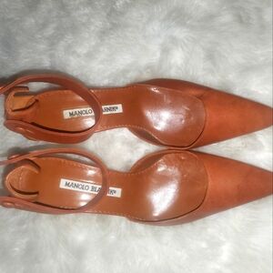 Manolo Blahnik brown pointed heels